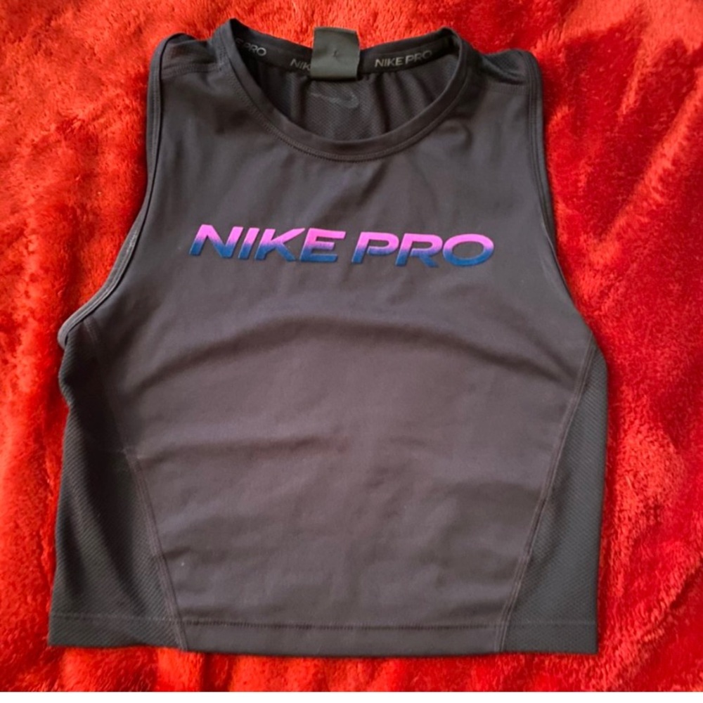 Nike pro top